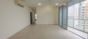 Room in 4 BHK Apartment at DB Woods, Goregaon East – for Rent