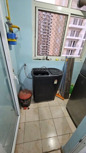 Team Area in 1 BHK Apartment at Amrapali Silicon City, Sector 76 – for Rent
