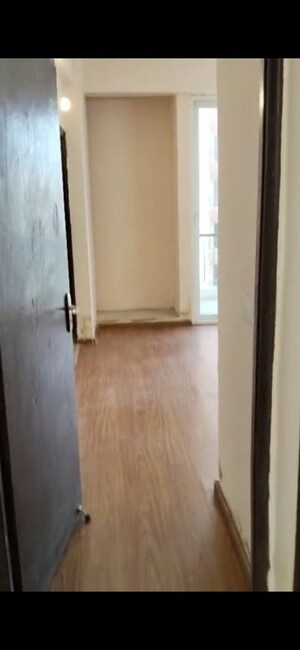Room in 2.5 BHK Apartment at Amrapali O2 Valley, Tech Zone 4 Greater Noida – for Rent