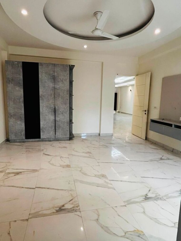 undefined, green fields colony 4 Bedroom 300 Sq.Yd. Builder Floor In Green Fields Colony Faridabad 10728618