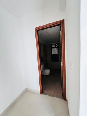 Room in 2.5 BHK Apartment at Adani Atelier Greens, Koregaon Park – for Rent