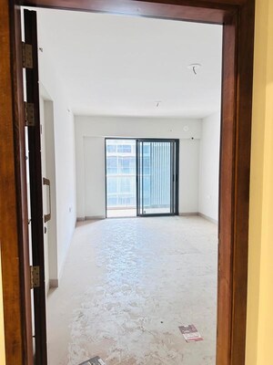 Room in 2.5 BHK Apartment at Adani Atelier Greens, Koregaon Park – for Rent