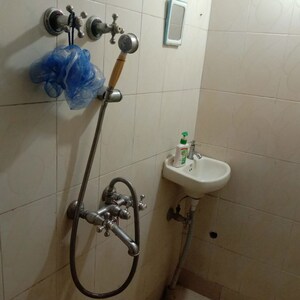 Bathroom in 1 BHK Apartment at Green Fields Apartment, Andheri East – for Rent