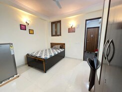 1 RkApartment For Rent in Saket