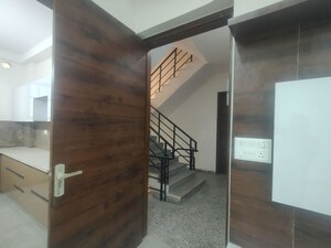 Room in 3 BHK Builder Floor at Sector 21 – for Rent