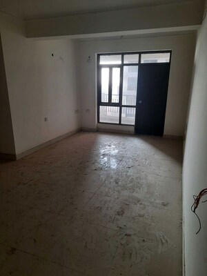 Room in 3 BHK Builder Floor at Sector 21 – for Rent