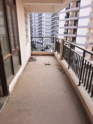 Balcony in 3 BHK Builder Floor at Sector 21 – for Rent