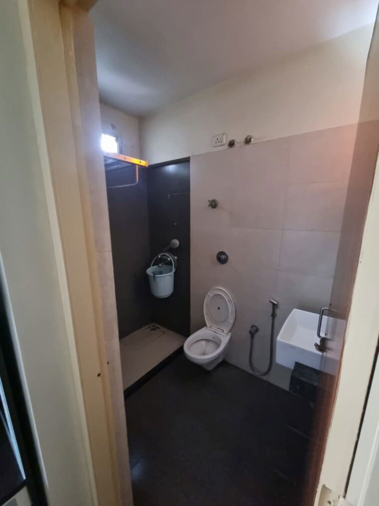 Bathroom, prahlad nagar 3 Bedroom 1900 Sq.Ft. Apartment In Prahlad Nagar Ahmedabad 10728671