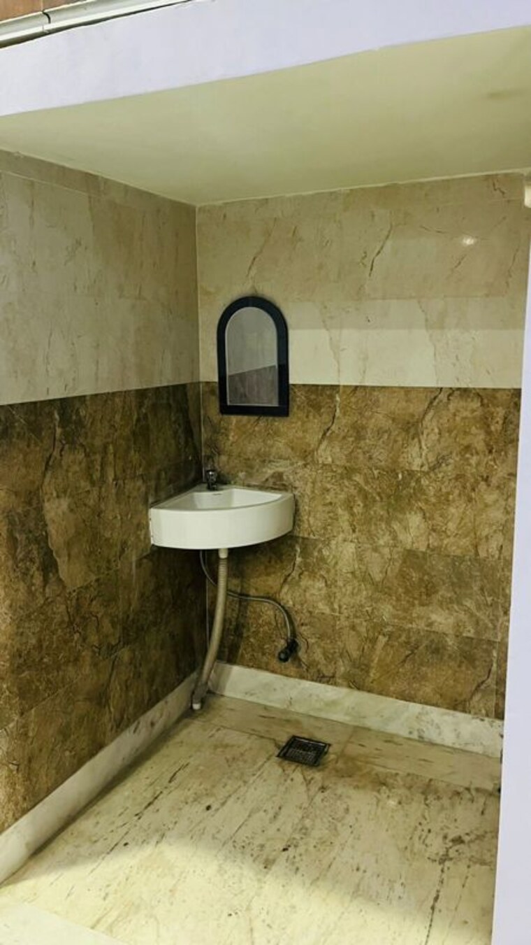 Bathroom, sigma iv greater noida 2 Bedroom 200 Sq.Mt. Independent House In Sigma Iv Greater Noida Greater Noida 10728656