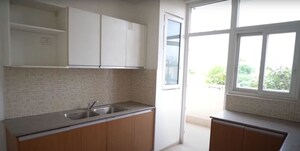 Room in 3 BHK Builder Floor at Sector 21 – for Rent