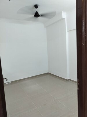 Room in 3.5 BHK Apartment at Galaxy North Avenue ll, Gaur City 2 – for Rent