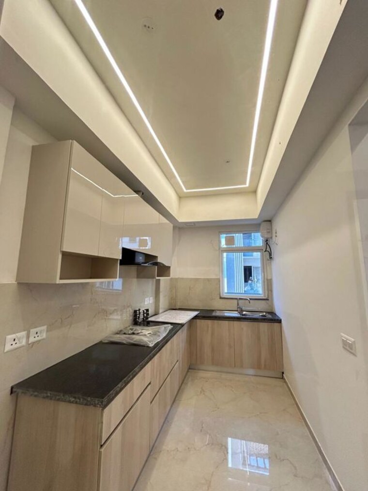 Kitchen, smart-world-orchard 2.5 Bedroom 1250 Sq.Ft. Apartment In Sector 61 Gurgaon 10728693