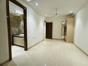 Room in 4 BHK Apartment at Chattarpur – for Rent