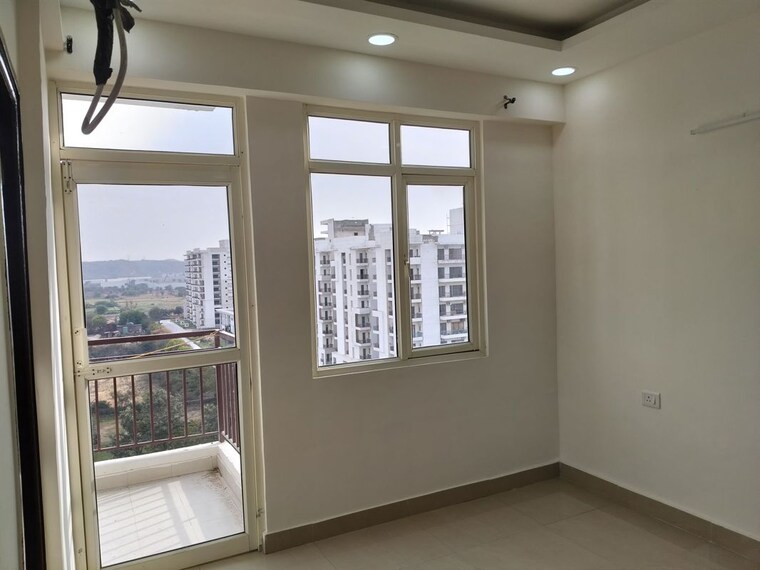 Room, suncity-avenue-76 2 Bedroom 635 Sq.Ft. Apartment In Sector 76 Gurgaon 10728680