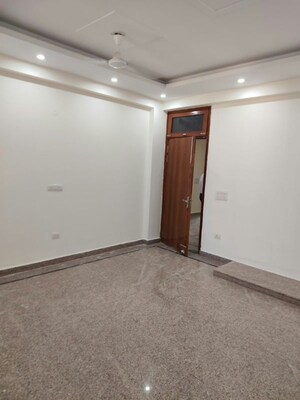 Room in 3 BHK Builder Floor at RWA Apartments Sector 45, Sector 45 – for Rent