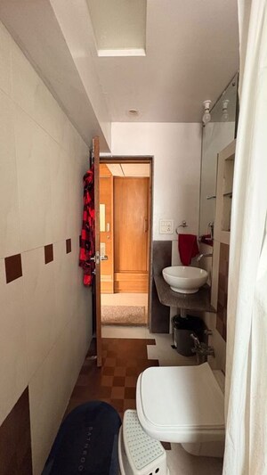 Bathroom in 2.5 BHK Apartment at Bellwether Cascade, Matunga East – for Rent