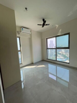 Room in 2 BHK Apartment at Dosti Mezzo 22, Sion East – for Rent