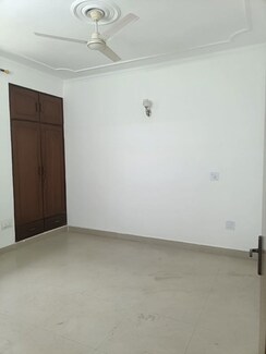 2 BHK Apartment For Rent in Unitech Uniworld Gardens 2