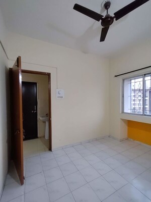 Room in 2 BHK Apartment at Aaiji Surobhi Complex, Vishrantwadi – for Rent
