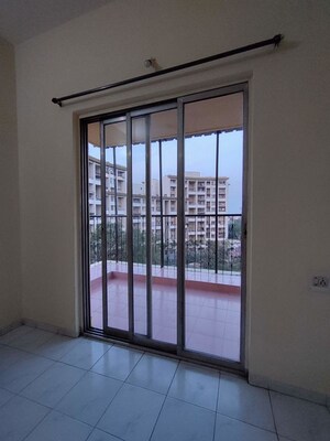 Room in 2 BHK Apartment at Aaiji Surobhi Complex, Vishrantwadi – for Rent