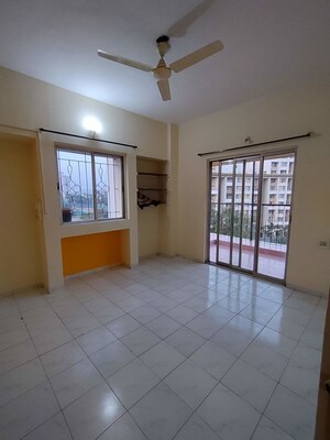 Room in 2 BHK Apartment at Aaiji Surobhi Complex, Vishrantwadi – for Rent