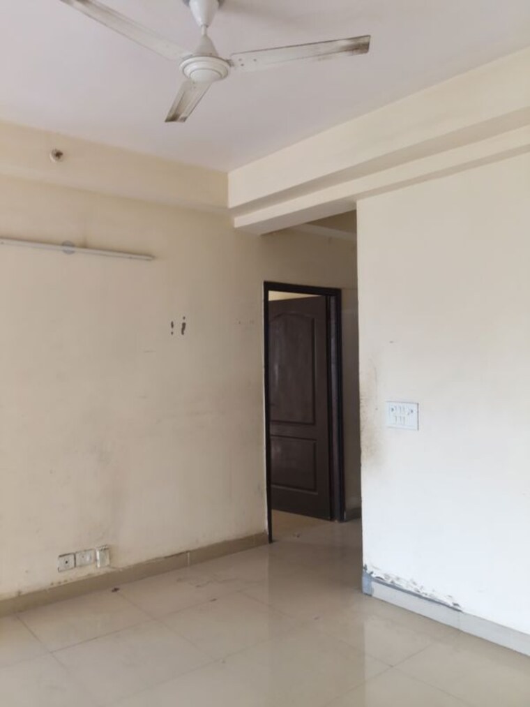 Room, aims-golf-city 3 Bedroom 1550 Sq.Ft. Apartment In Sector 75 Noida 10728743