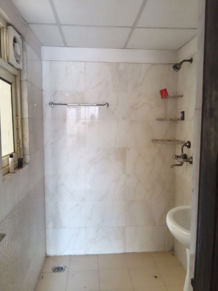 Bathroom, aims-golf-city 3 Bedroom 1550 Sq.Ft. Apartment In Sector 75 Noida 10728743