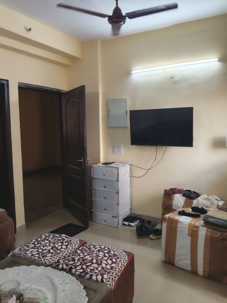 Living Room, aims-golf-city 2.5 Bedroom 1150 Sq.Ft. Apartment In Sector 75 Noida 10728762
