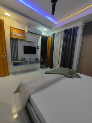 Bedroom in 1 BHK Builder Floor at Sector 43 – for Rent