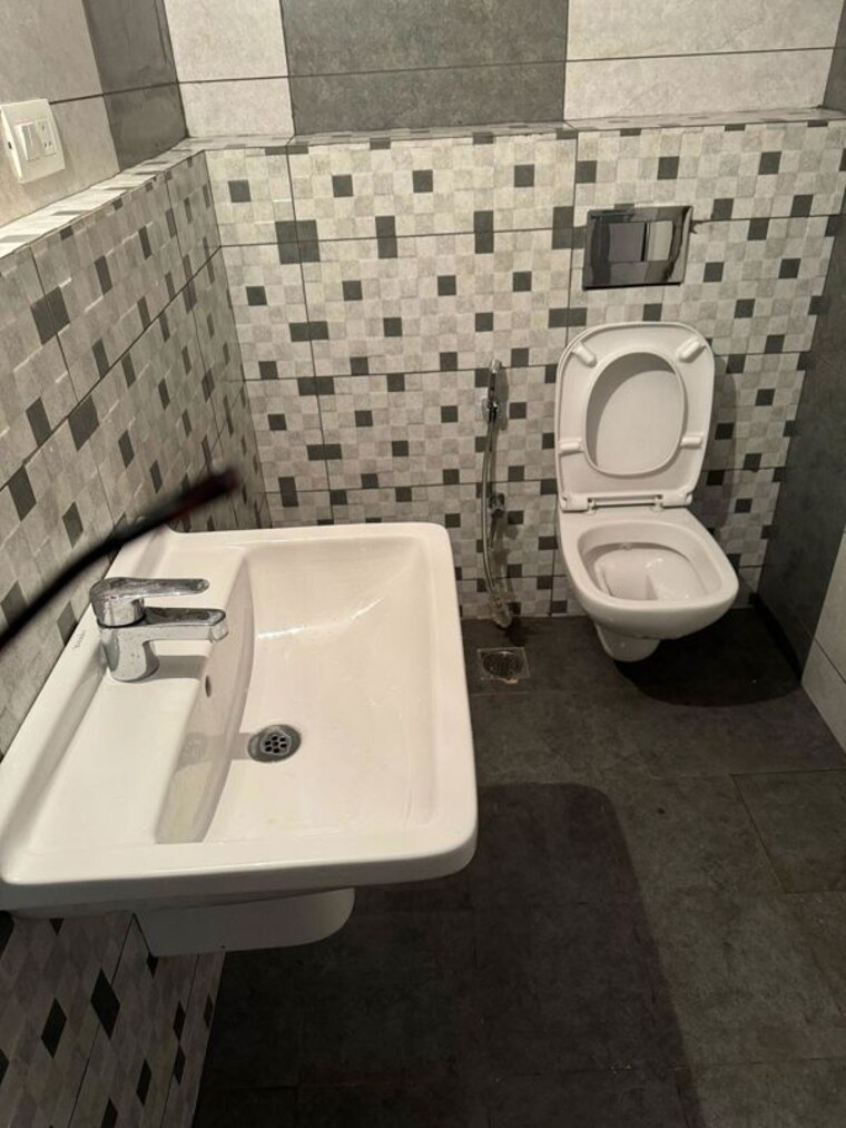 Bathroom, lansum-etania 3 Bedroom 2280 Sq.Ft. Apartment In Gachibowli Hyderabad 10728593
