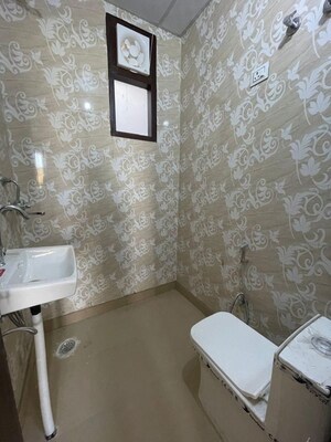 Bathroom in 1 RK Builder Floor at Sector 52 – for Rent