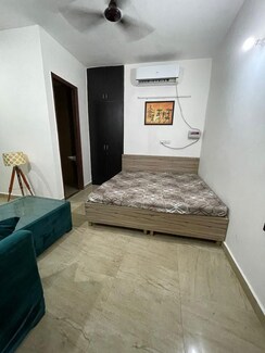 1 Rk+Builder Floor For Rent in Sector 52