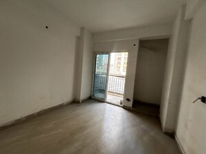 Room in 3 BHK Apartment at Supercity Mayfair Residency Phase II, Tech Zone 4 Greater Noida – for Sale
