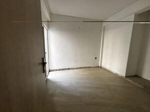 Room in 3 BHK Apartment at Supercity Mayfair Residency Phase II, Tech Zone 4 Greater Noida – for Sale