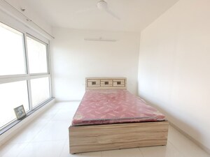 1.5 BHK Apartment For Rent in Godrej Emerald, Ghodbunder Road