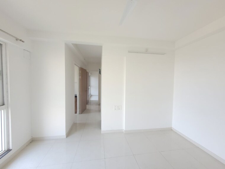 Room, godrej-emerald 1.5 Bedroom 650 Sq.Ft. Apartment In Ghodbunder Road Thane 10728848