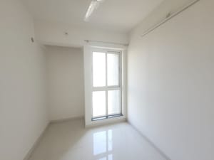 Room in 1.5 BHK Apartment at Godrej Emerald, Ghodbunder Road – for Rent