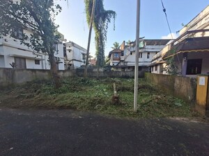  Plot For Sale in Karingachira