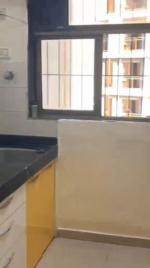 Room in 2 BHK Apartment at Piramal Vaikunth, Balkum Pada – for Rent