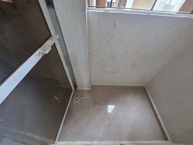 Balcony, dosti-west-county 3 Bedroom 1200 Sq.Ft. Apartment In Balkum Pada Thane 10728866