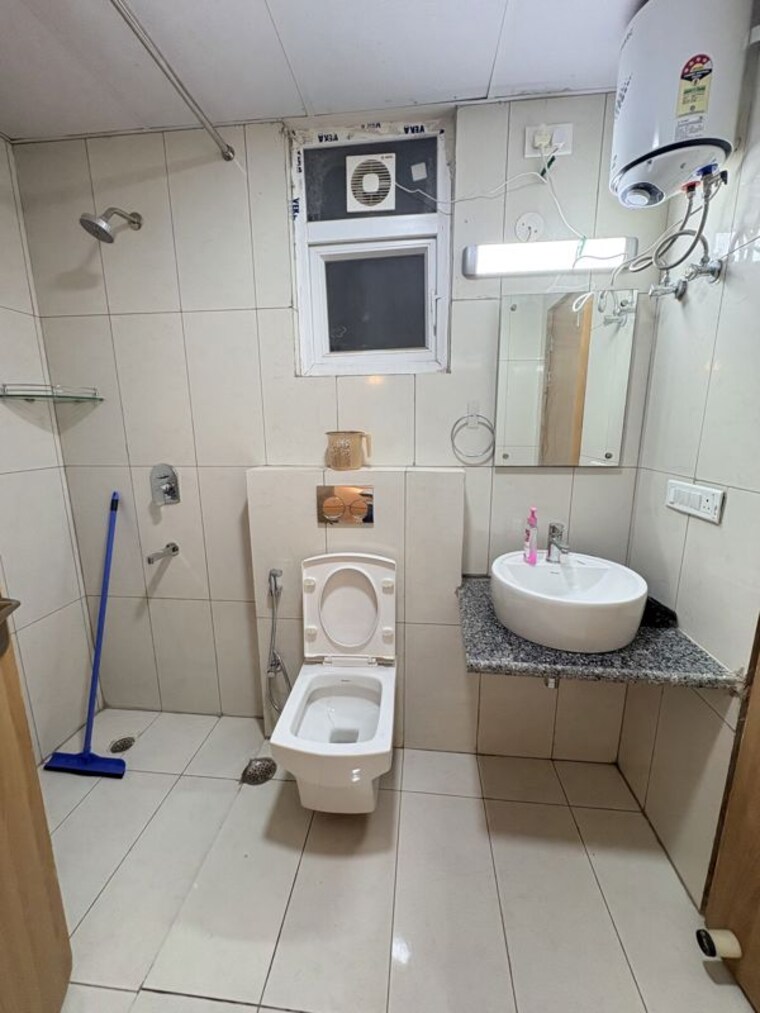 Bathroom, ss-linden 4 Bedroom 2700 Sq.Ft. Builder Floor In Sector 84 Gurgaon 10728880
