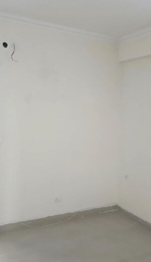 Room in 3 BHK Apartment at ATS Golf Meadows, Central Derabassi – for Rent