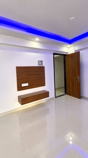 Room in 2 BHK Builder Floor at VHR Winsten Park, Knowledge Park V Greater Noida – for Sale