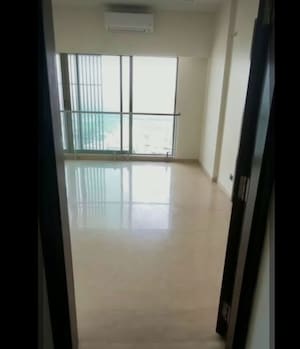 Room in 3 BHK Apartment at Sheth Zuri, Laxmi Nagar – for Rent