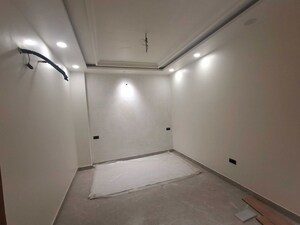 Room in 4 BHK Builder Floor at Sector 22 – for Rent