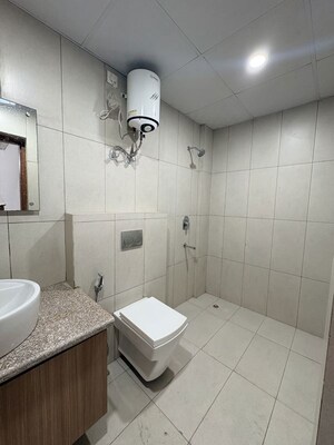 Bathroom in 4 BHK Builder Floor at SS Linden, Sector 84 – for Rent