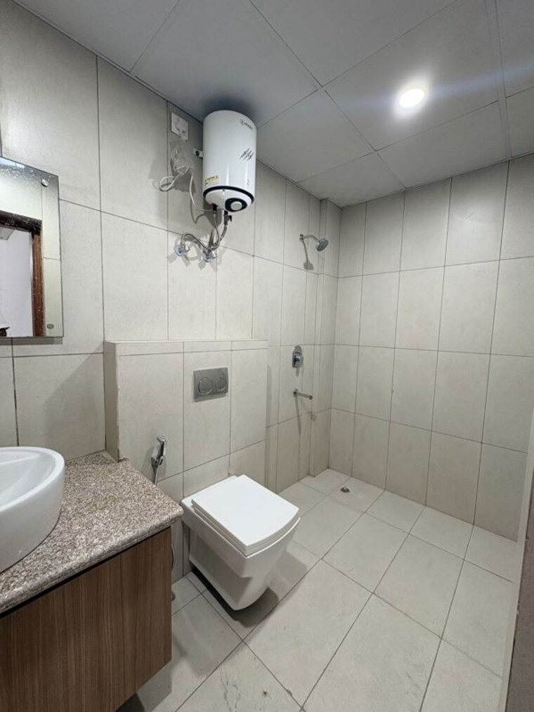 Bathroom, ss-linden 4 Bedroom 2800 Sq.Ft. Builder Floor In Sector 84 Gurgaon 10728987