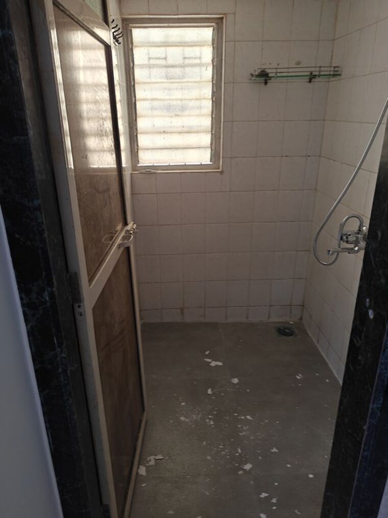 Bathroom, coronet-building 2 Bedroom 660 Sq.Ft. Apartment In Kandivali East Mumbai 10728974