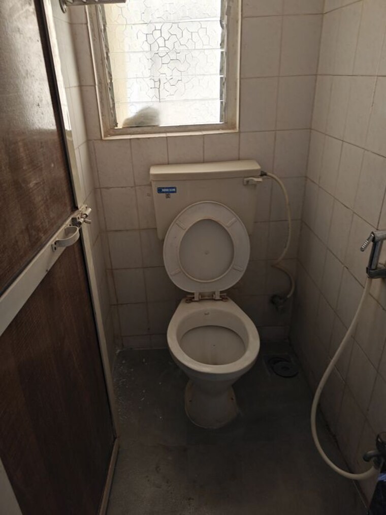 Bathroom, coronet-building 2 Bedroom 660 Sq.Ft. Apartment In Kandivali East Mumbai 10728974