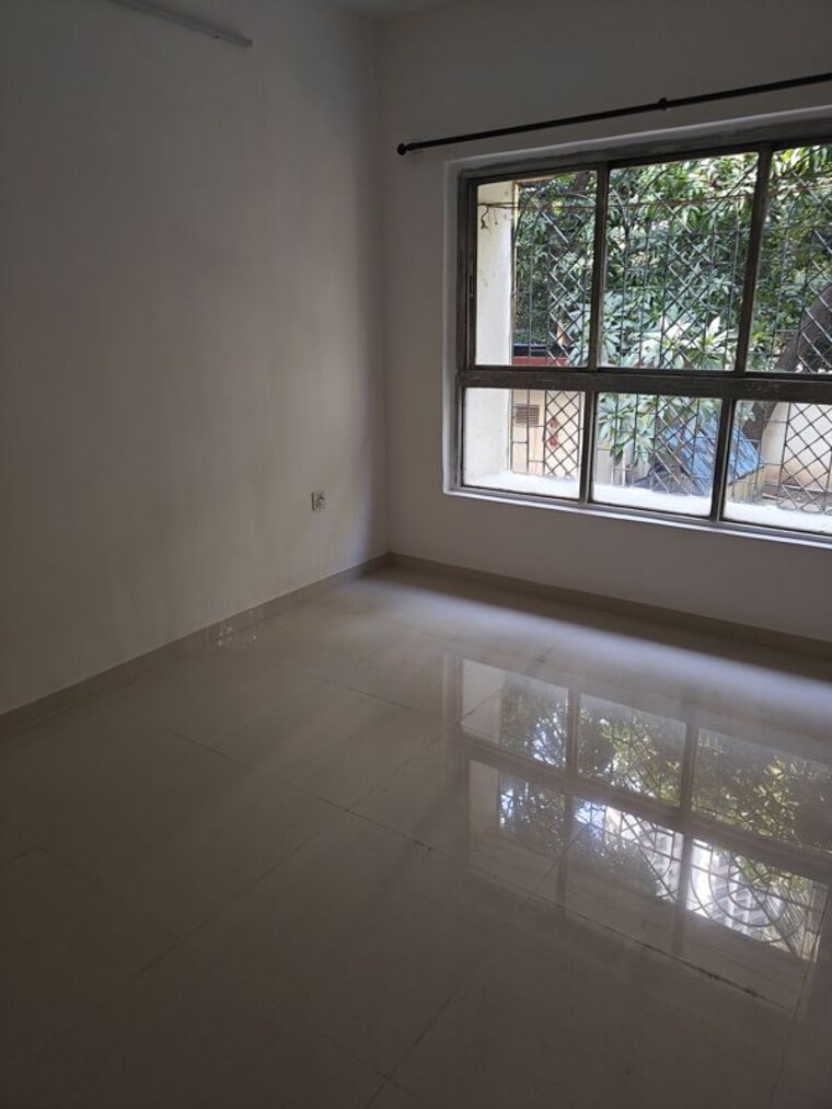 Balcony, coronet-building 2 Bedroom 660 Sq.Ft. Apartment In Kandivali East Mumbai 10728974